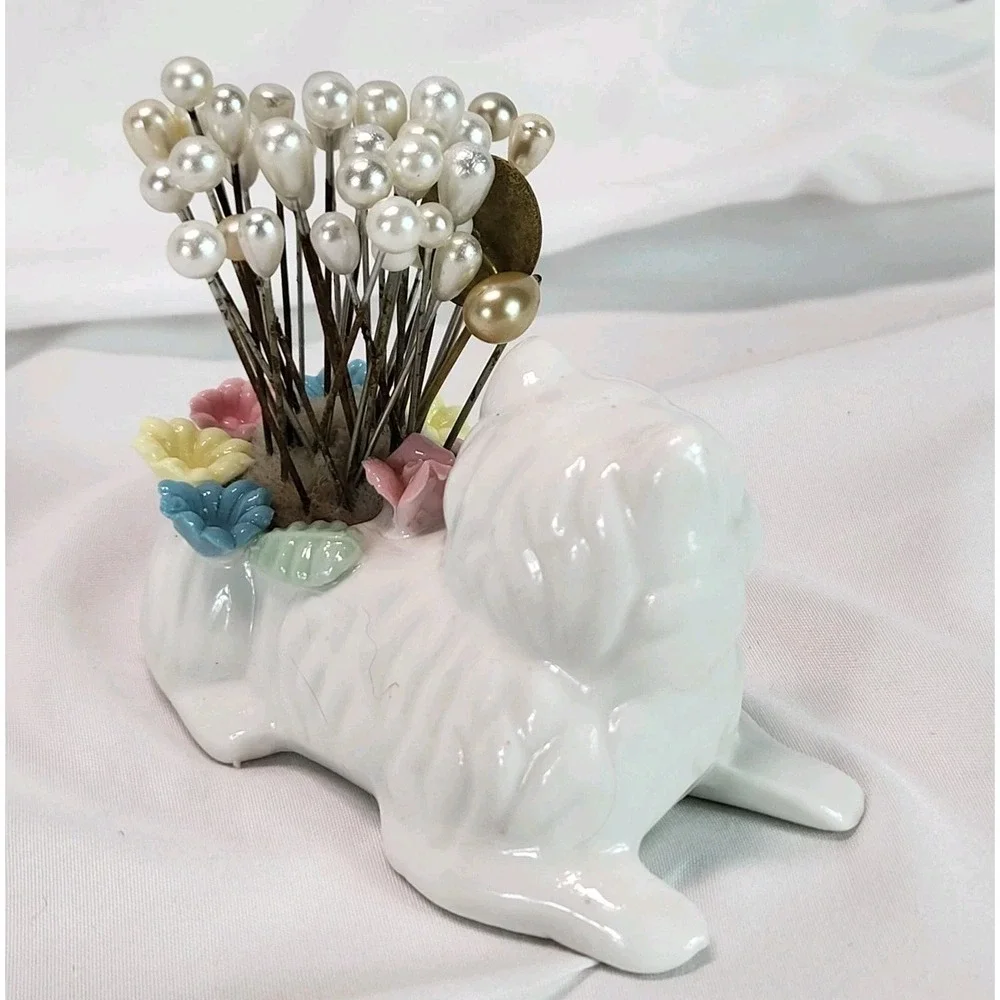 White Persian Kitty Cat w Flowers Porcelain Pin Cushion Pearl Tip Straight Pins